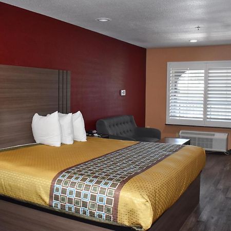 Baymont By Wyndham Manteca Otel Dış mekan fotoğraf