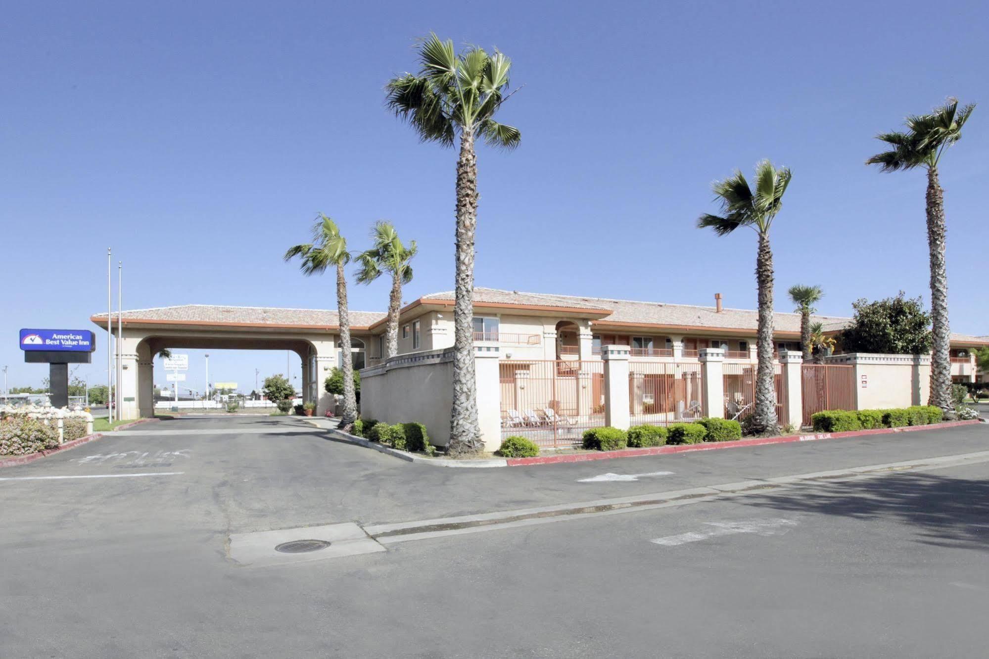 Baymont By Wyndham Manteca Otel Dış mekan fotoğraf