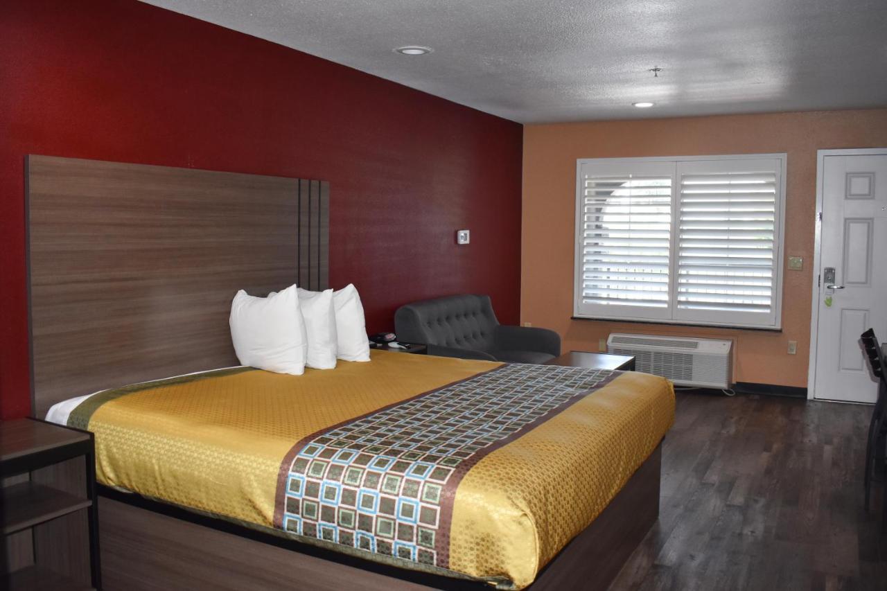 Baymont By Wyndham Manteca Otel Dış mekan fotoğraf
