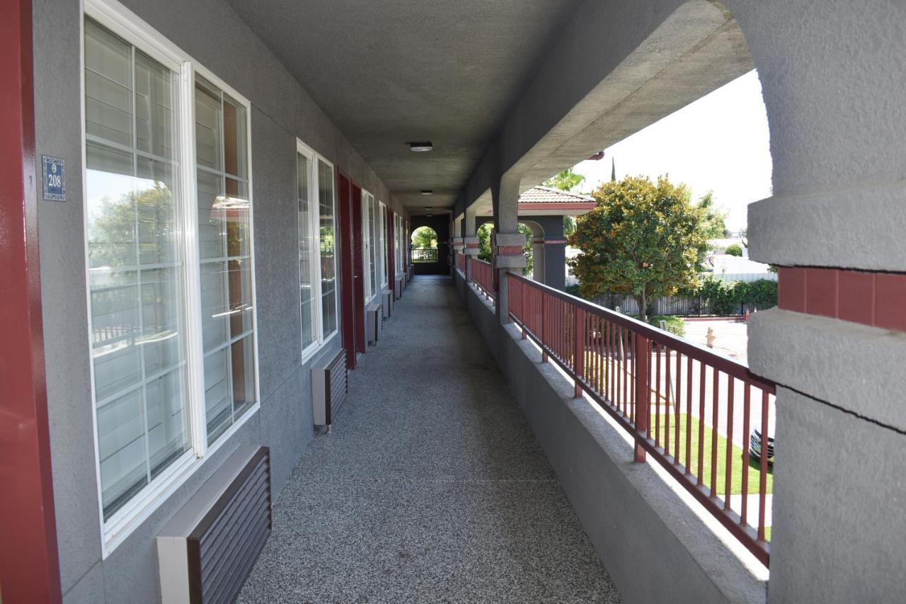 Baymont By Wyndham Manteca Otel Dış mekan fotoğraf